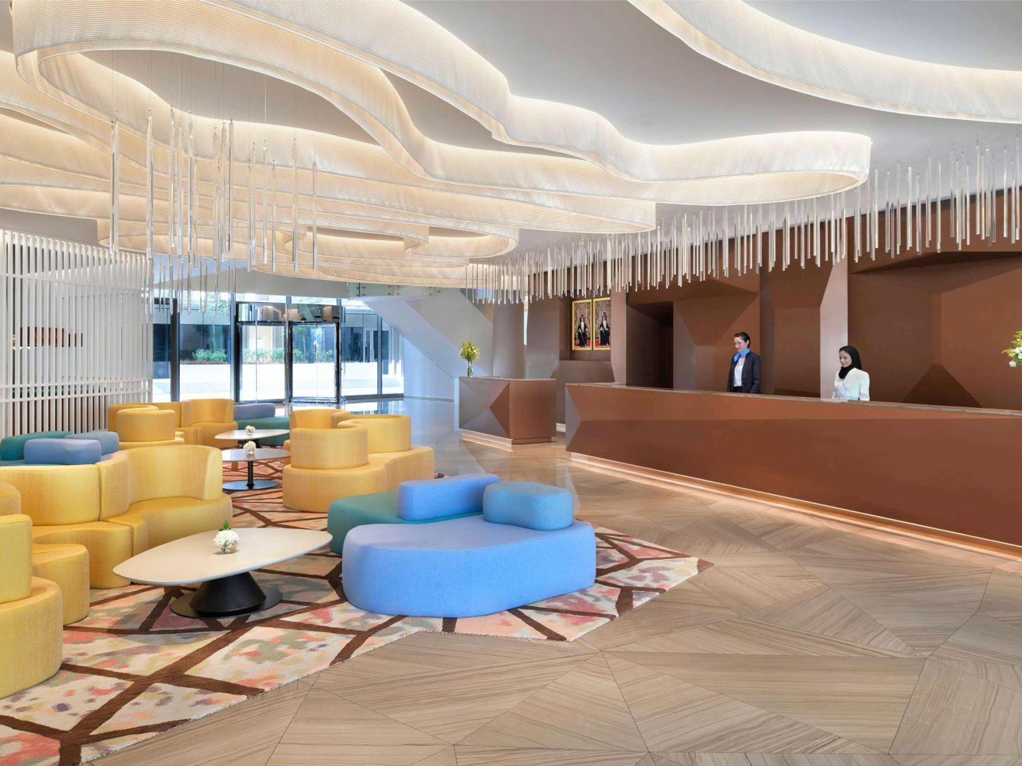 Moevenpick Hotel & Apartments Ghala Mascate Exterior foto Lobby